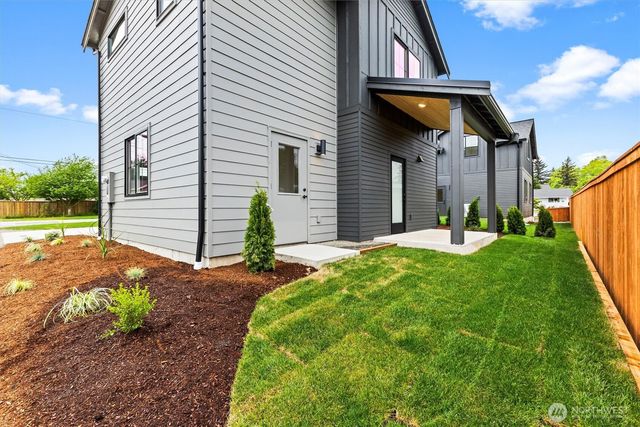 303 S 17th Street, Lynden, WA 98264