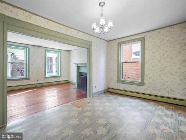 141 S WASHINGTON ST, Greencastle, PA 17225