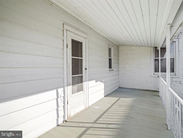 141 S WASHINGTON ST, Greencastle, PA 17225