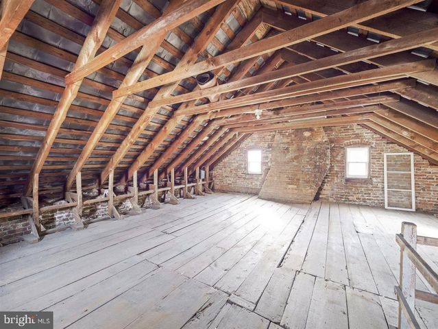 141 S WASHINGTON ST, Greencastle, PA 17225