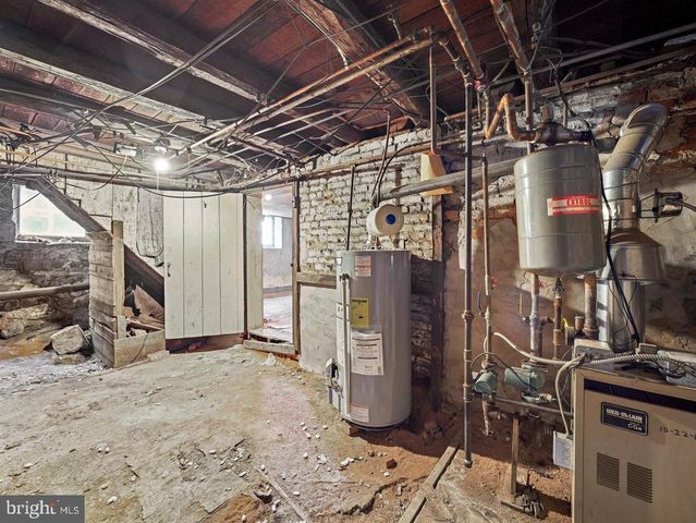 141 S WASHINGTON ST, Greencastle, PA 17225