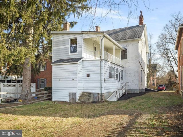 141 S WASHINGTON ST, Greencastle, PA 17225