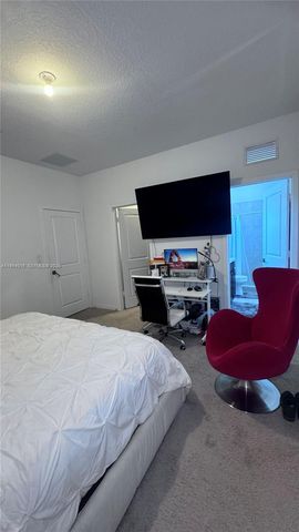 326 NE 5th Pl, Florida City, FL 33034
