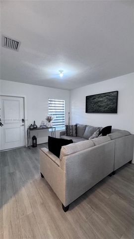 326 NE 5th Pl, Florida City, FL 33034