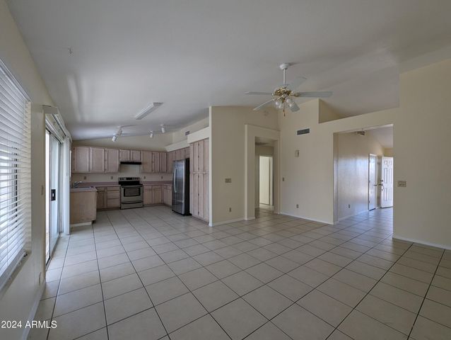 11941 N 69TH Avenue, Peoria, AZ 85345