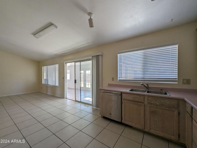 11941 N 69TH Avenue, Peoria, AZ 85345