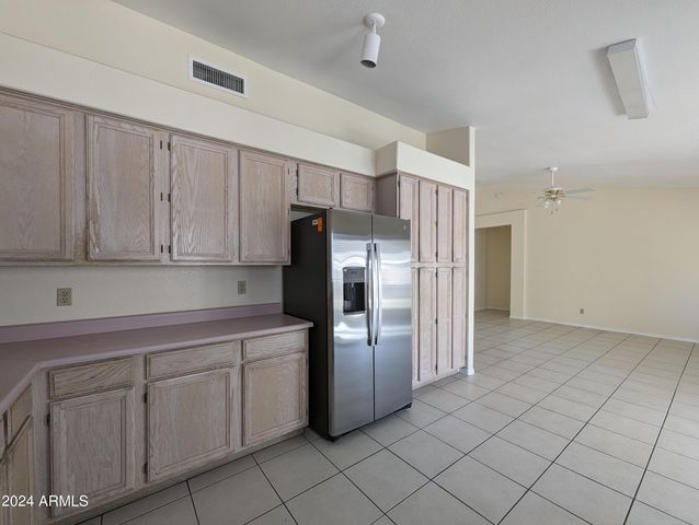 11941 N 69TH Avenue, Peoria, AZ 85345