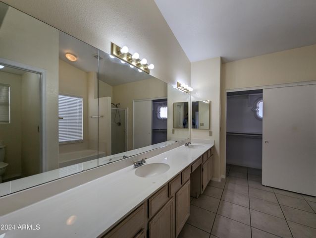 11941 N 69TH Avenue, Peoria, AZ 85345