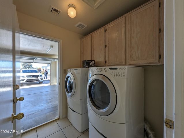 11941 N 69TH Avenue, Peoria, AZ 85345