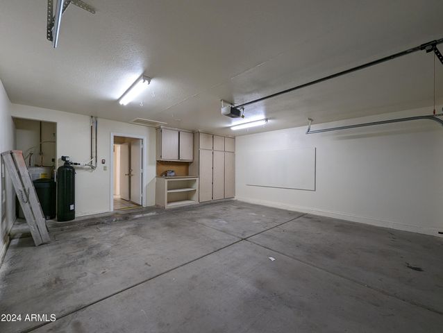 11941 N 69TH Avenue, Peoria, AZ 85345