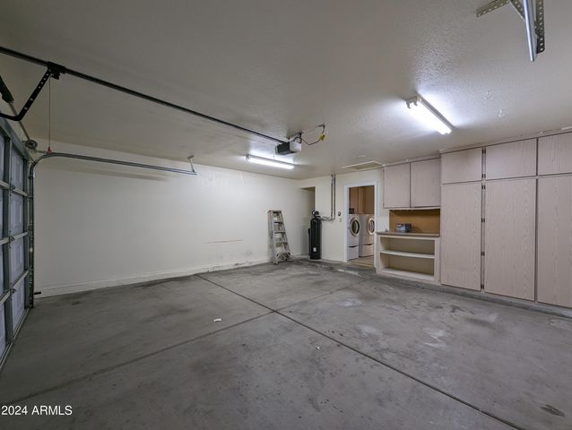 11941 N 69TH Avenue, Peoria, AZ 85345