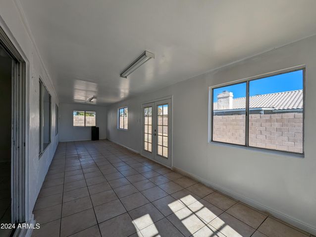 11941 N 69TH Avenue, Peoria, AZ 85345