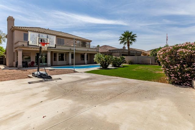 918 W Windsong Drive, Phoenix, AZ 85045