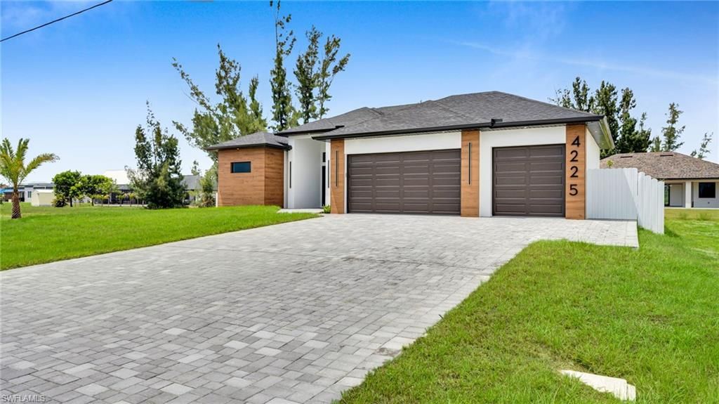 4225 Kismet PKWY W, Cape Coral, FL 33993