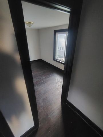 1335 Kalamazoo Avenue, Grand Rapids, MI 49507
