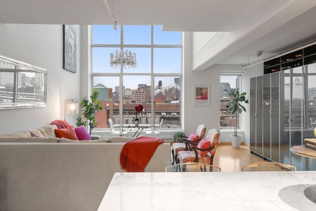 25 Channel Center St 807, Boston, MA 02210