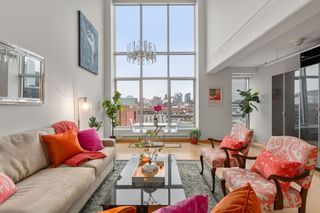 25 Channel Center St 807, Boston, MA 02210