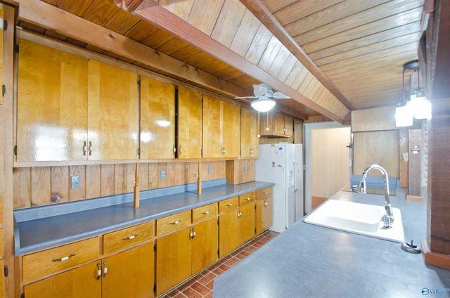 500 S Clinton Street, Athens, AL 35611