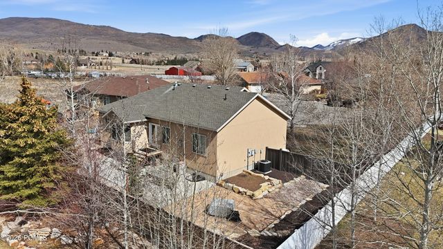 5325 Bridle Circle, Oakley, UT 84055