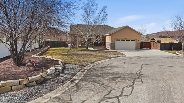 5325 Bridle Circle, Oakley, UT 84055