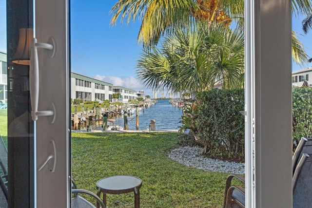 118 Castlewood Drive 123, North Palm Beach, FL 33408