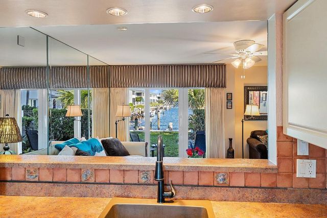 118 Castlewood Drive 123, North Palm Beach, FL 33408