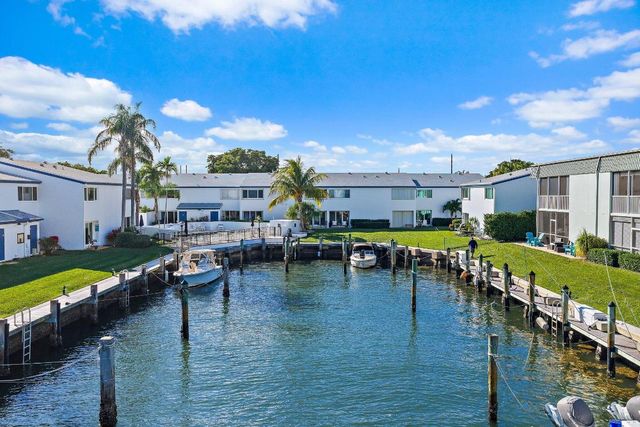 118 Castlewood Drive 123, North Palm Beach, FL 33408