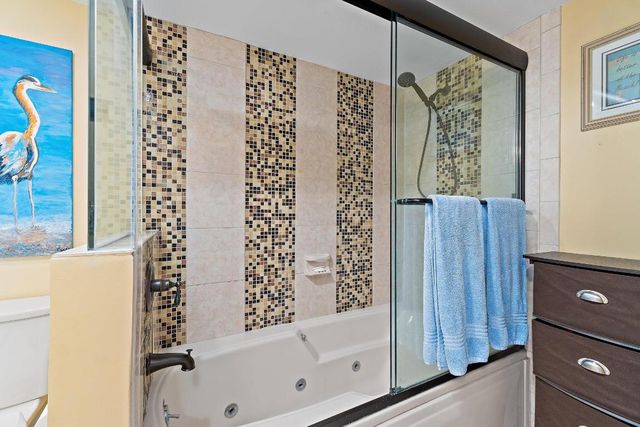 118 Castlewood Drive 123, North Palm Beach, FL 33408