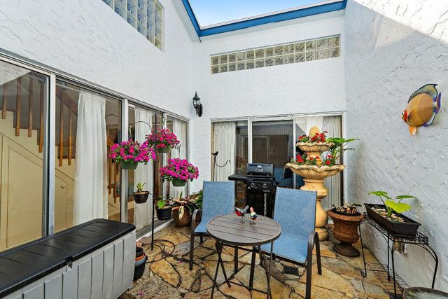 118 Castlewood Drive 123, North Palm Beach, FL 33408