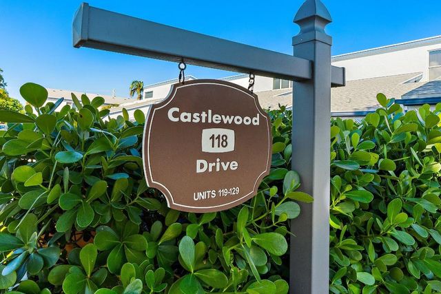 118 Castlewood Drive 123, North Palm Beach, FL 33408