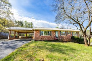 402 Maple Avenue, Seneca, SC 29678