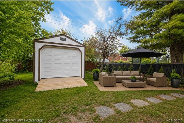 19438 Winthrop Street, Detroit, MI 48235