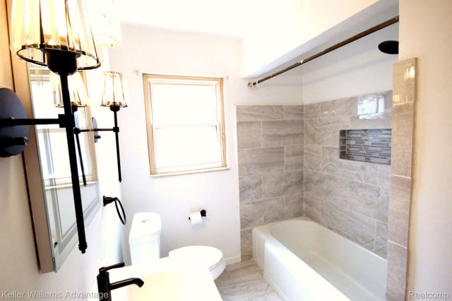 19438 Winthrop Street, Detroit, MI 48235