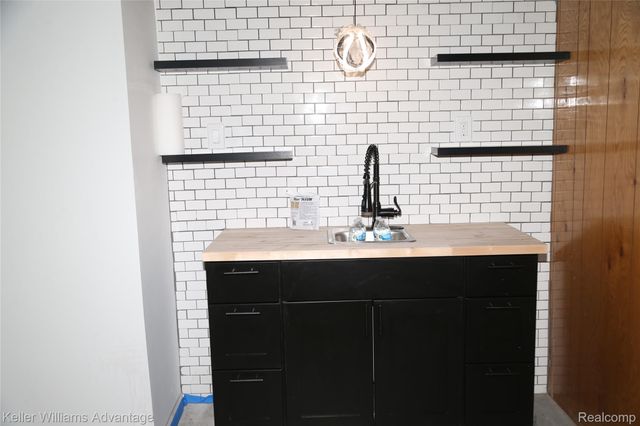 19438 Winthrop Street, Detroit, MI 48235