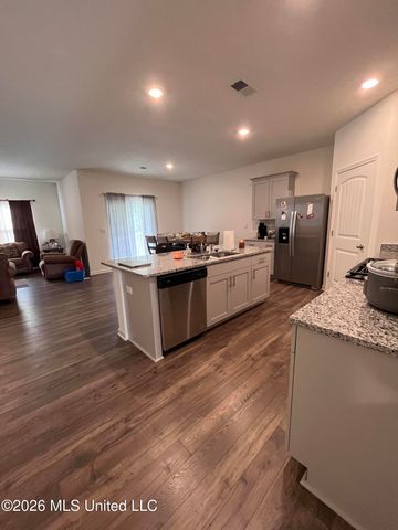 8799 Mary Frances Drive, Southaven, MS 38671