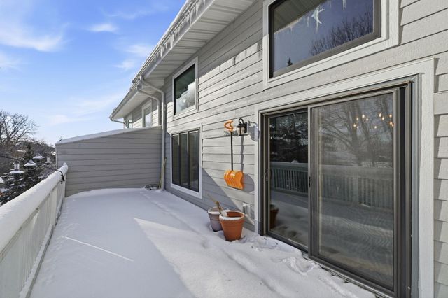 6733 W 82nd Street, Bloomington, MN 55438