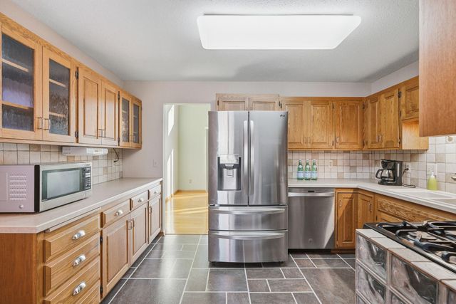 6733 W 82nd Street, Bloomington, MN 55438