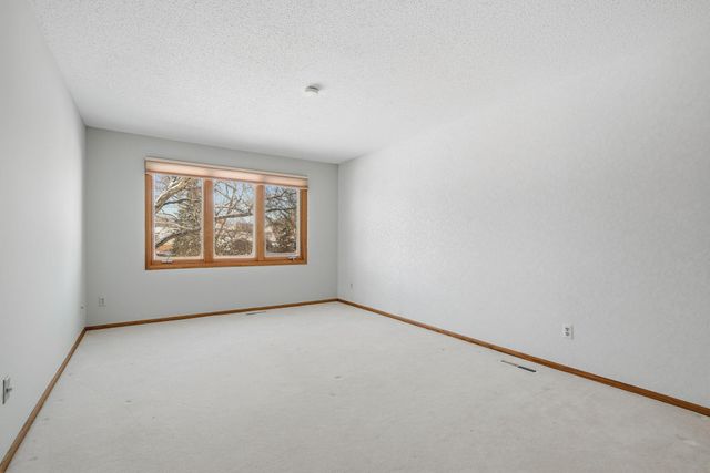 6733 W 82nd Street, Bloomington, MN 55438