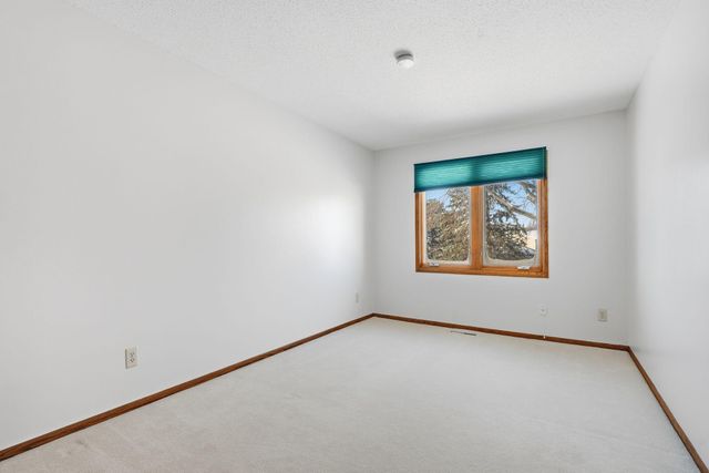 6733 W 82nd Street, Bloomington, MN 55438