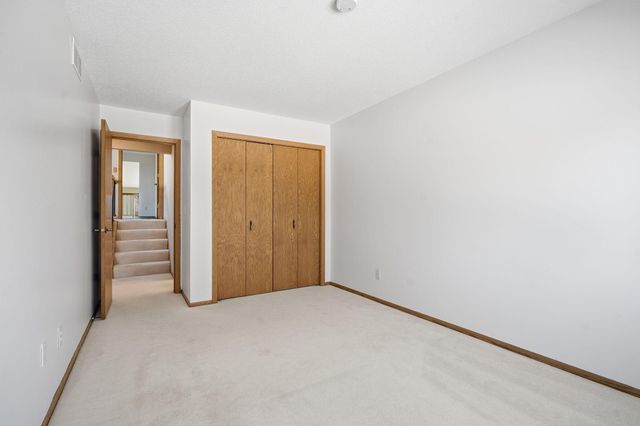 6733 W 82nd Street, Bloomington, MN 55438