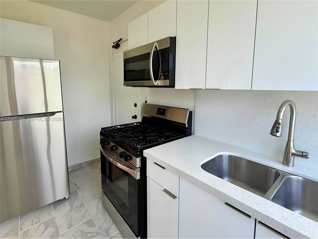 641 10th Street 7, Miami Beach, FL 33139