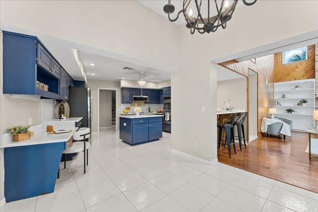 1589 MARY LANE, Tarpon Springs, FL 34689