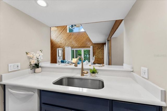 1589 MARY LANE, Tarpon Springs, FL 34689