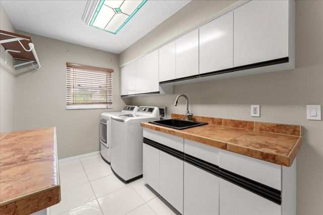 1589 MARY LANE, Tarpon Springs, FL 34689