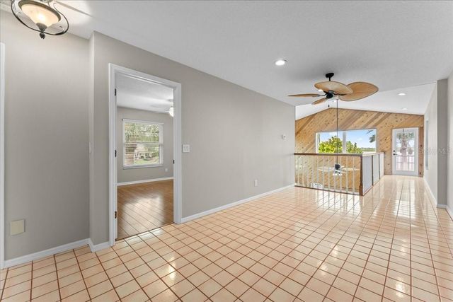 1589 MARY LANE, Tarpon Springs, FL 34689