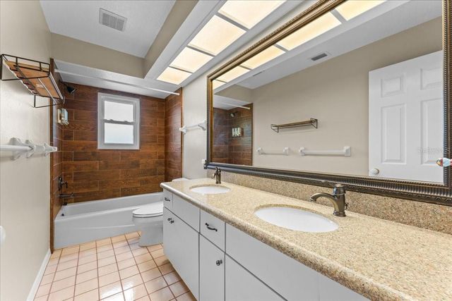 1589 MARY LANE, Tarpon Springs, FL 34689