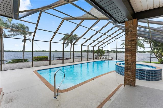 1589 MARY LANE, Tarpon Springs, FL 34689