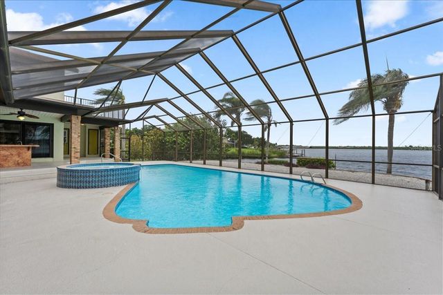 1589 MARY LANE, Tarpon Springs, FL 34689