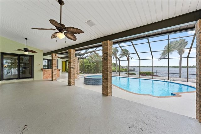 1589 MARY LANE, Tarpon Springs, FL 34689