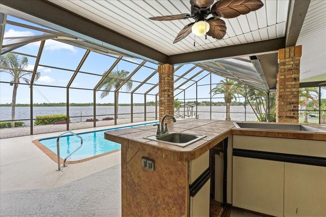 1589 MARY LANE, Tarpon Springs, FL 34689